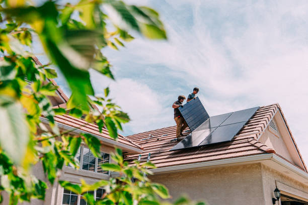 Best Roof Gutter Cleaning  in Grinnell, IA